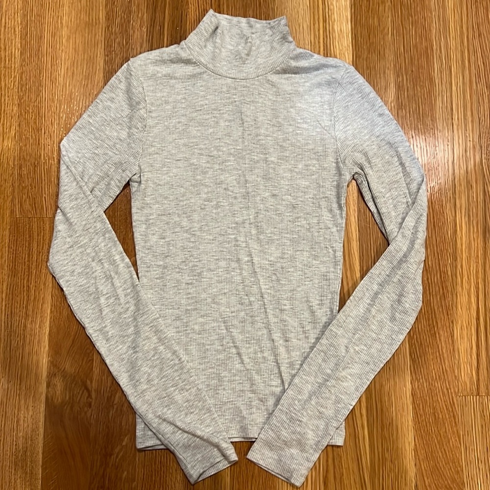 ABERCROMBIE MOCKNECK TOP